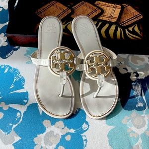 Tory Burch sandals 🩴 leather, white color, size 10M, gold label, used with love